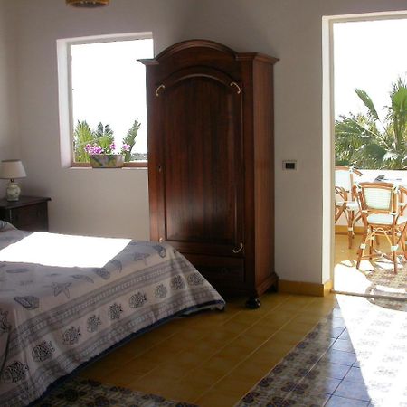 Hotel Macondo Лампедуза Экстерьер фото