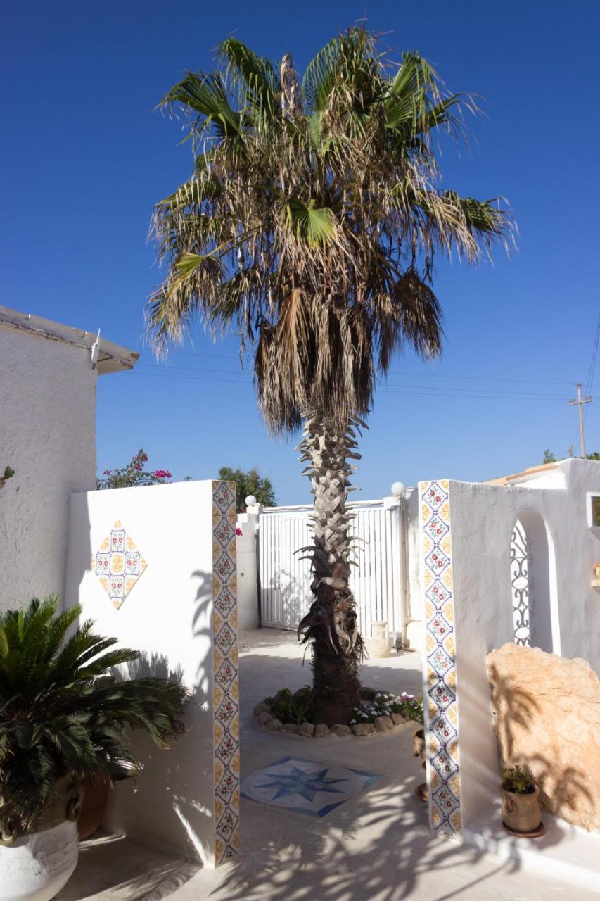Hotel Macondo Лампедуза Экстерьер фото